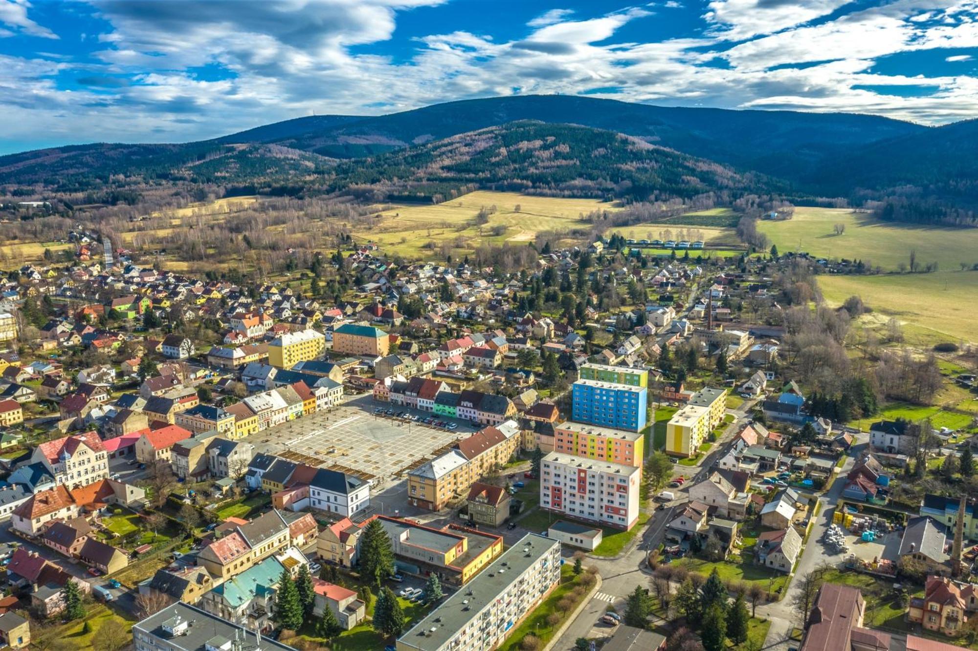Ubytovani Na Namesti Nove Mesto pod Smrkem Exterior foto